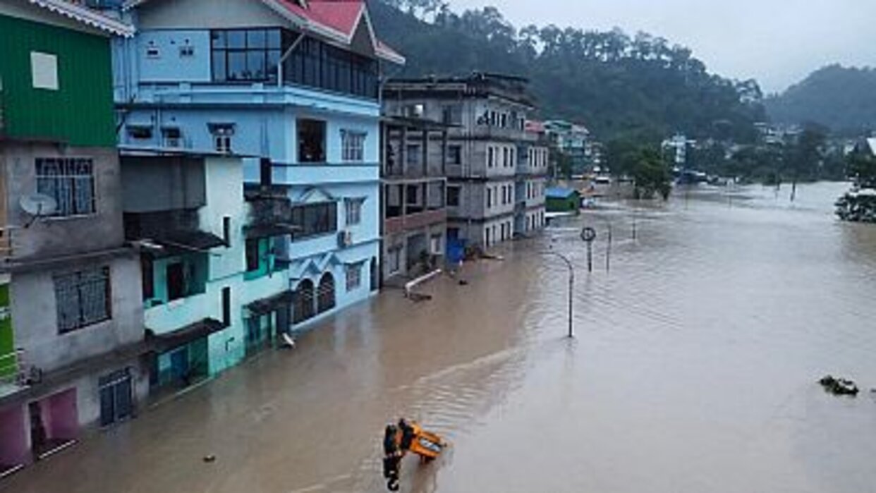 Inundaciones en India por fuertes lluvias dejan 14 muertos - acn