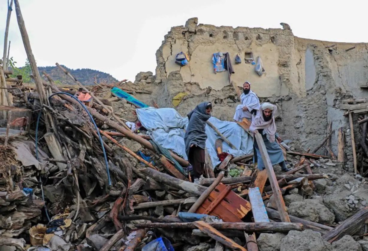 2400 muertos terremoto 6.3 en Afganistán-acn