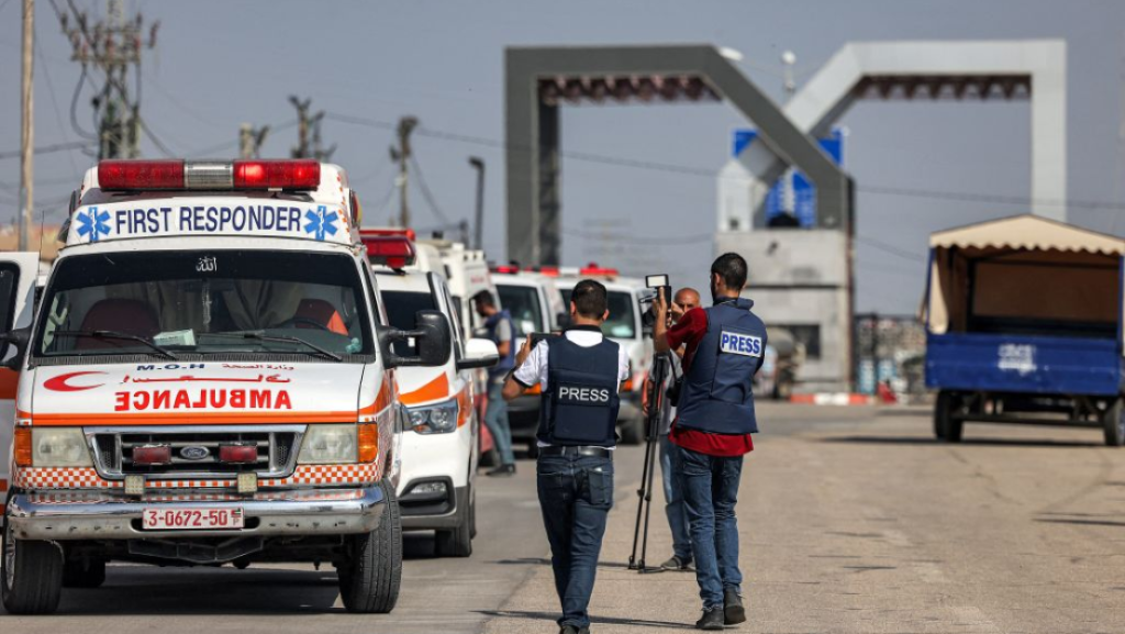palestinos heridos cruzan frontera de Gaza hacia Egipto - noticiacn
