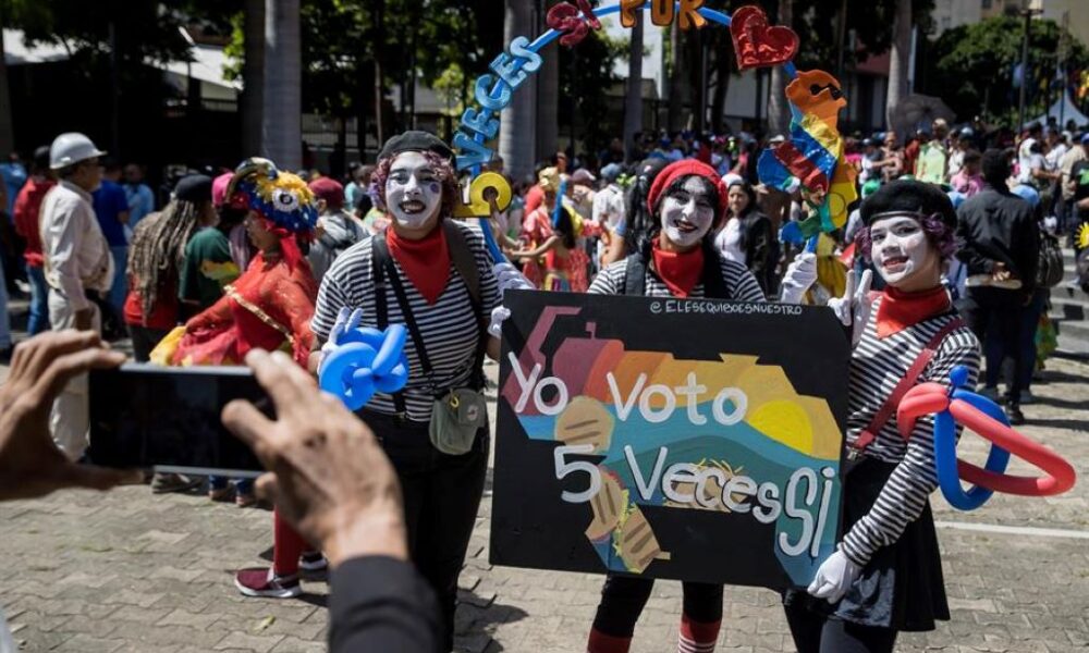 La opulencia circula en Venezuela en forma de campaña política - noticiacn