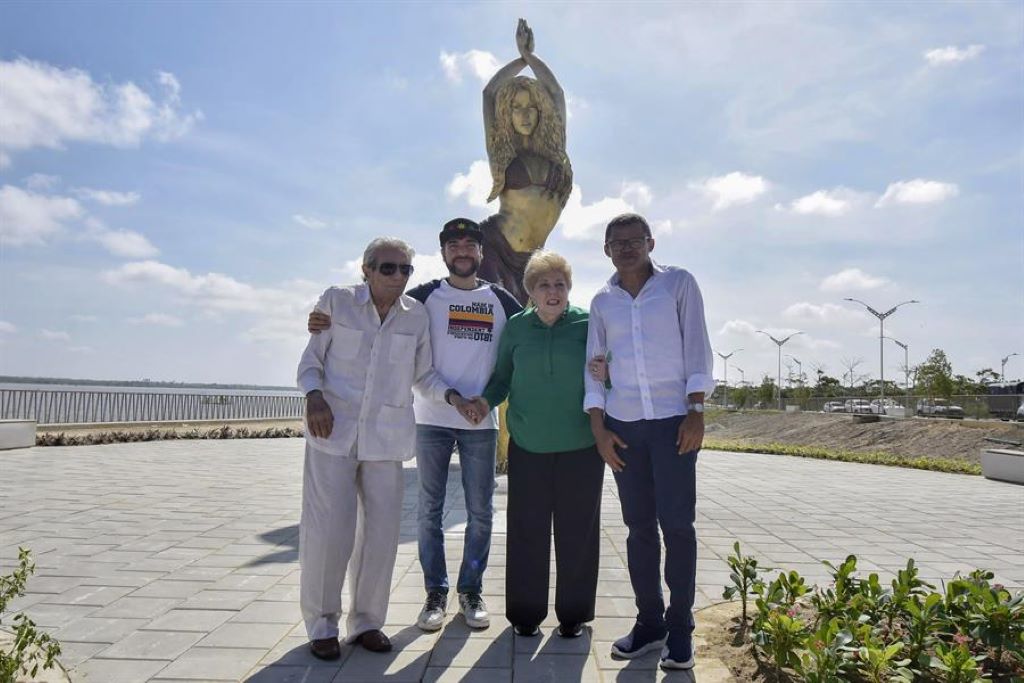 Barranquilla rinde un homenaje a Shakira con estatua de bronce - noticiacn