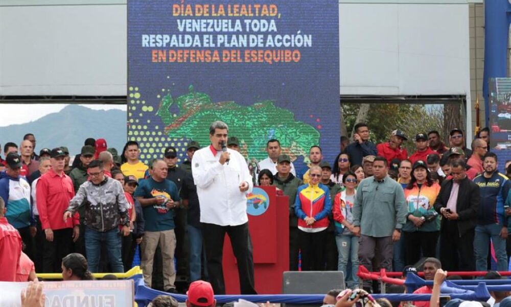 Maduro llamó a denunciar a opositores por traición a la patria - noticiacn