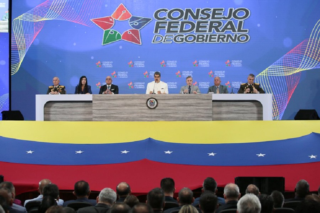 Maduro otorgará licencias para explotación petrolera en Guyana - noticiacn