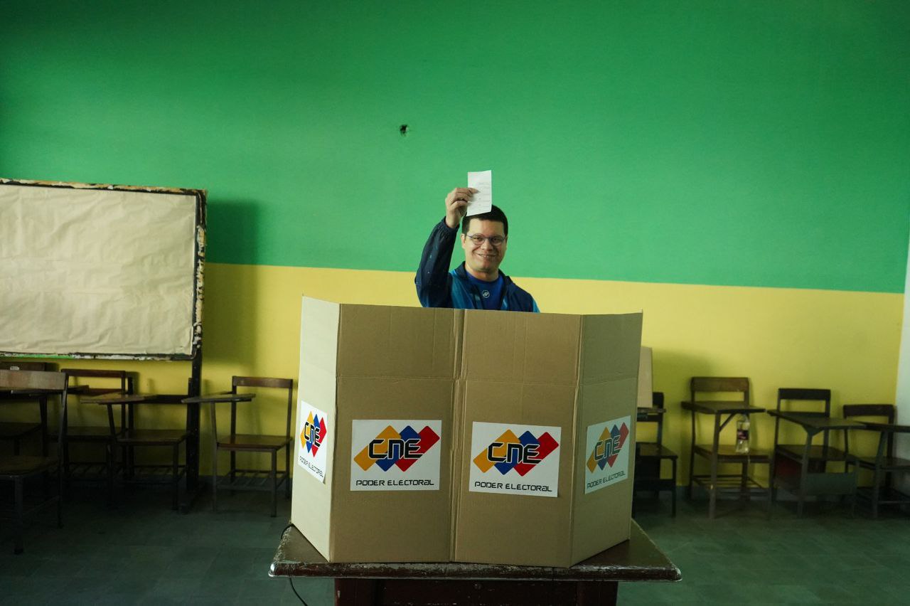 Fuenmayor votó referendo Esequibo-acn