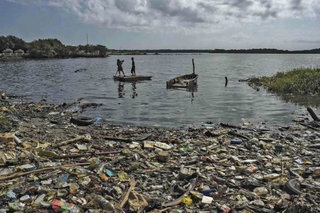 Más de 140.000 toneladas de desechos han extraído del Lago de Maracaibo - noticiacn
