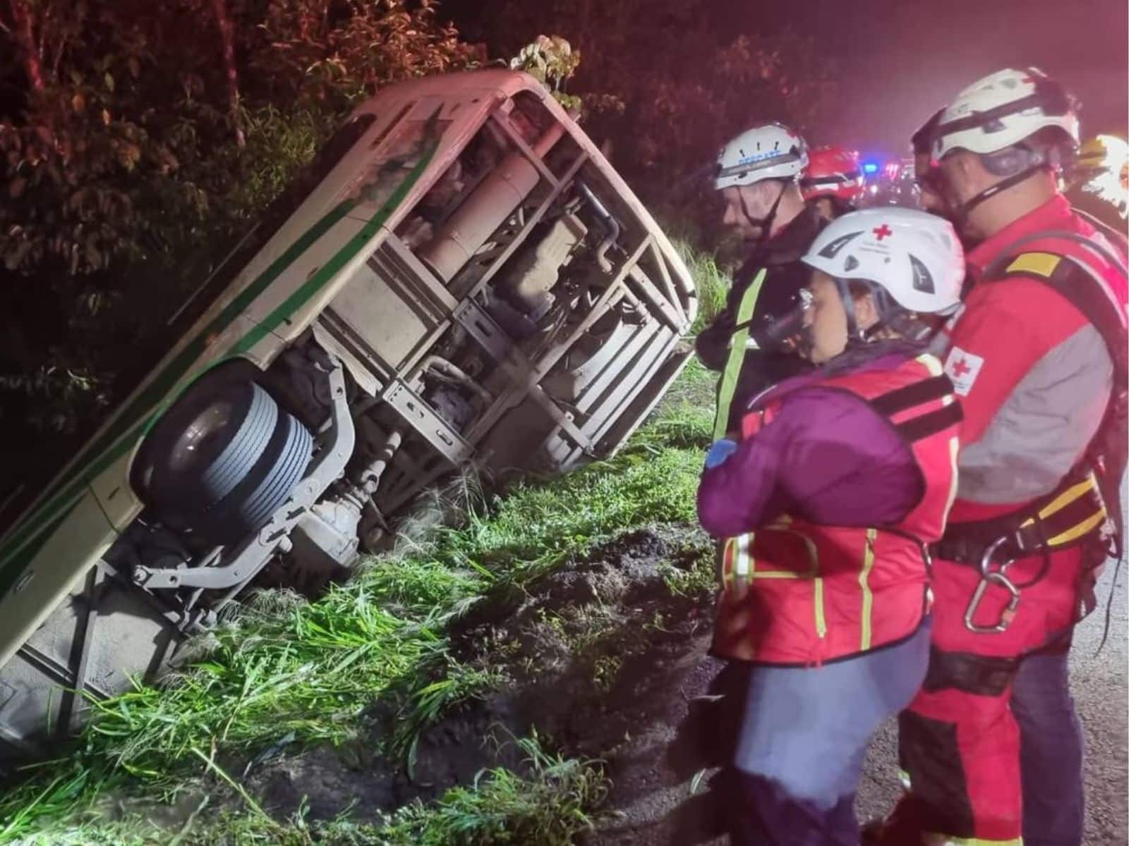 accidente autobús Costa Rica 20 heridos-acn