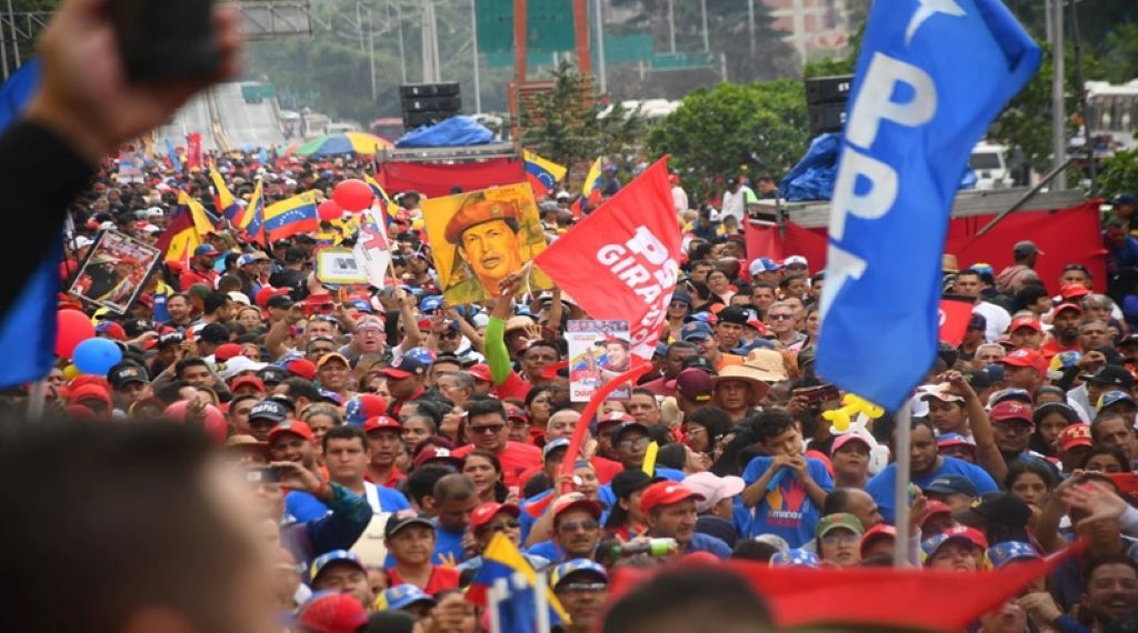 Miles de chavistas conmemoran 32 años del 4F - noticiacn