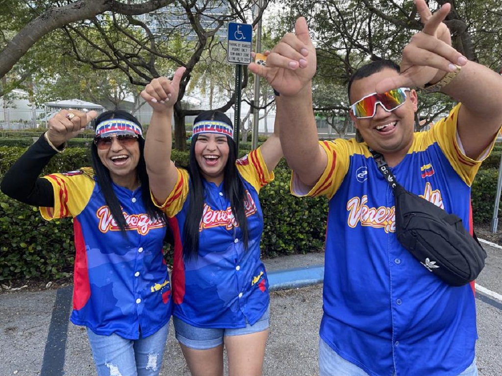 Venezolanos y dominicanos viven final soñada - noticiacn