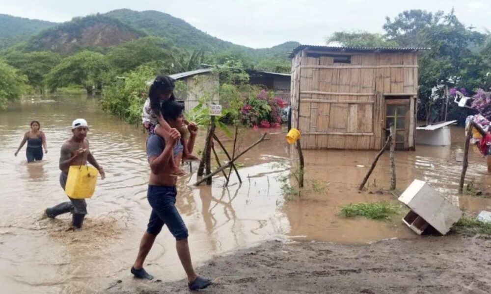 Más de 75.000 afectados y 302 damnificados por fuertes lluvias en Ecuador-acn