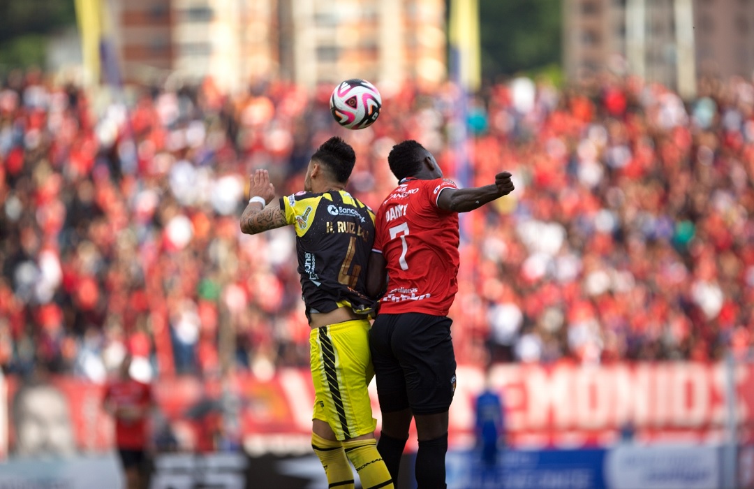 Arbitraje del Caracas-Táchira criticado por ambos equipos- Agencia Carabobeña de Noticias - Agencia ACN - Noticias Deportes