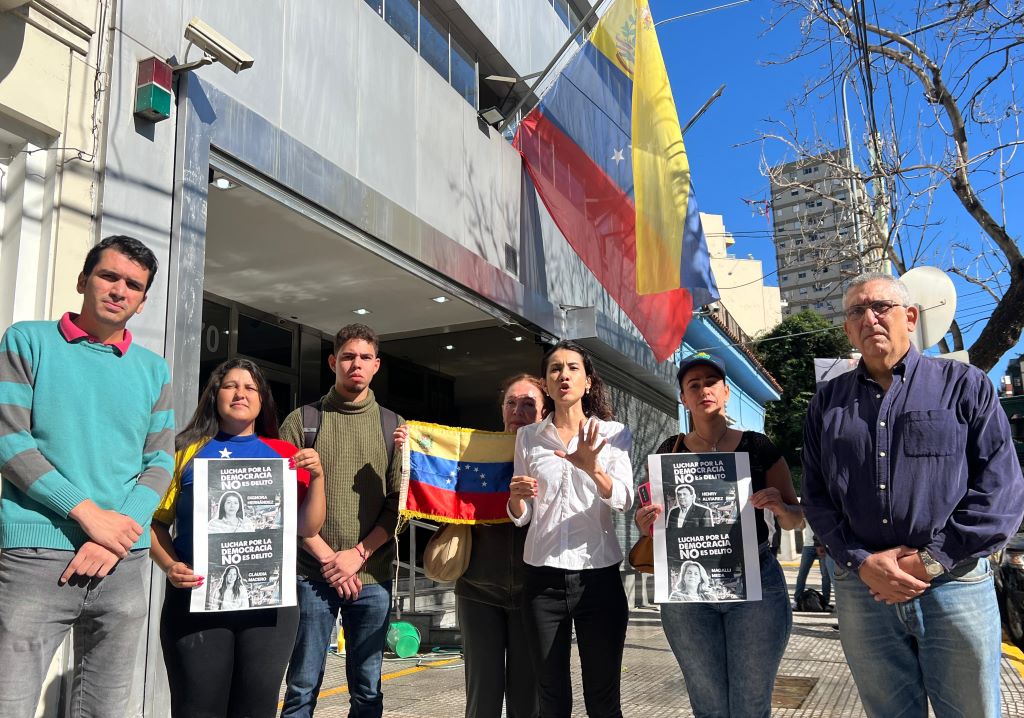 Impiden a venezolanos registrarse en Argentina para votar - Agencia Carabobeña de Noticias
