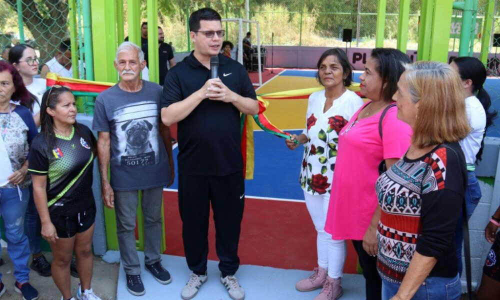 Julio Fuenmayor reinauguró cancha de Centro Norte - Agencia Carabobeña de Noticias