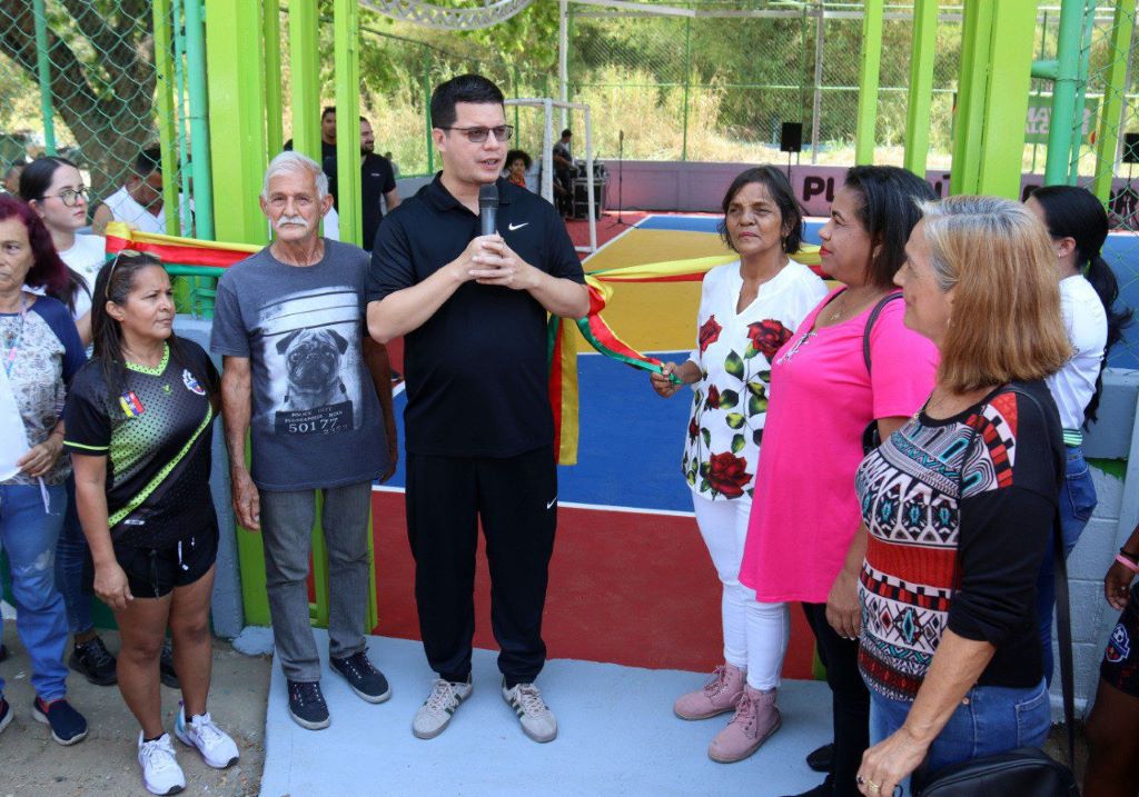 Julio Fuenmayor reinauguró cancha de Centro Norte - Agencia Carabobeña de Noticias