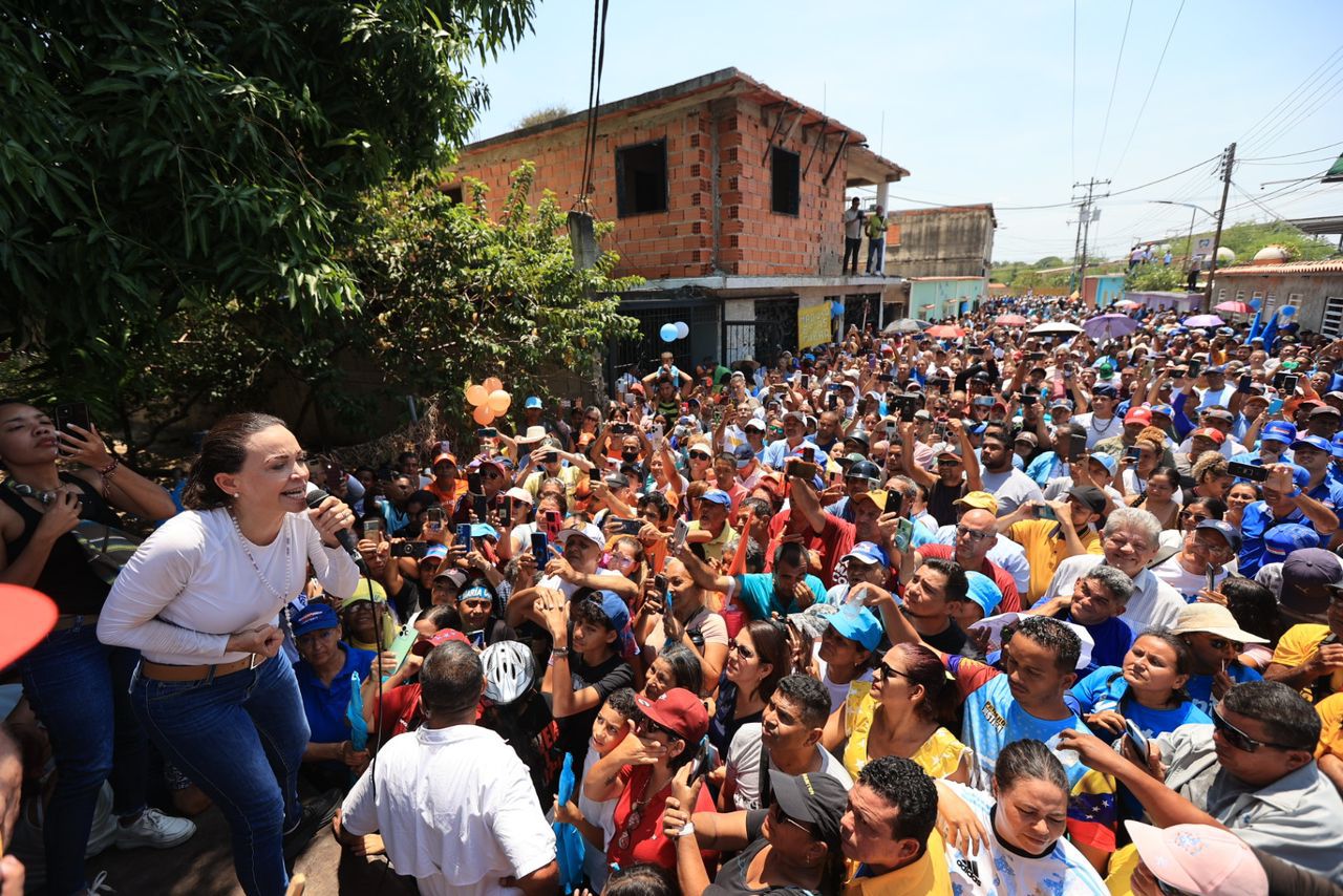 Machado en su visita a Carabobo - Agencia Carabobeña de Noticias