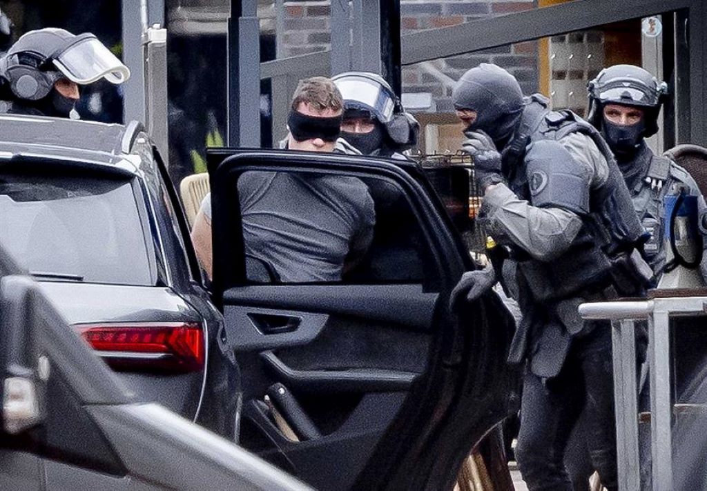 Toma de rehenes en un pub de los Países Bajos - Agencia Carabobeña de Noticias