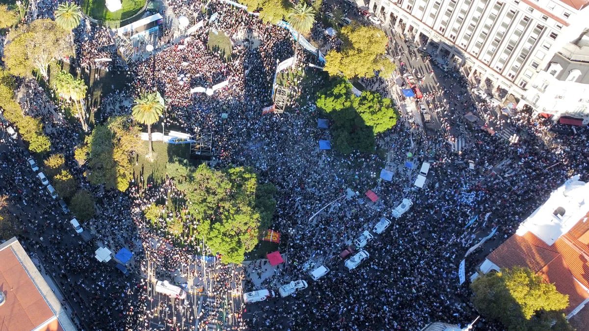 Argentina protesta en defensa de la universidad pública - Agencia Carabobeña de Noticias