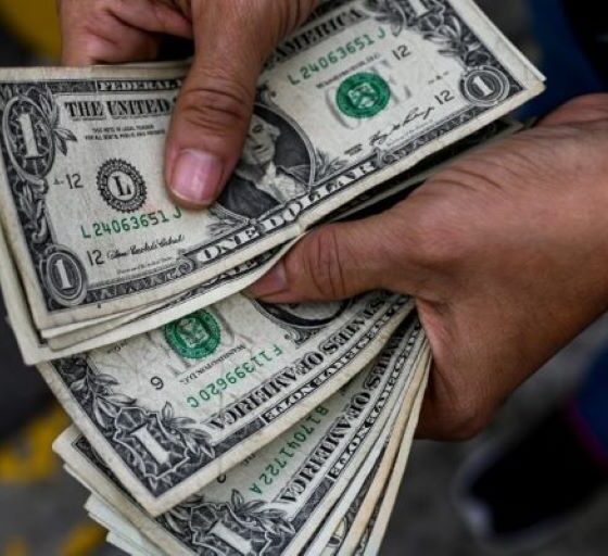 Nuevo récord del dólar paralelo - Agencia Carabobeña de Noticias