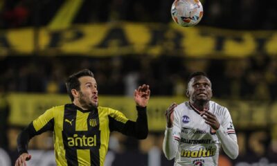 Peñarol goleó a Caracas - Agencia Carabobeña de Noticias