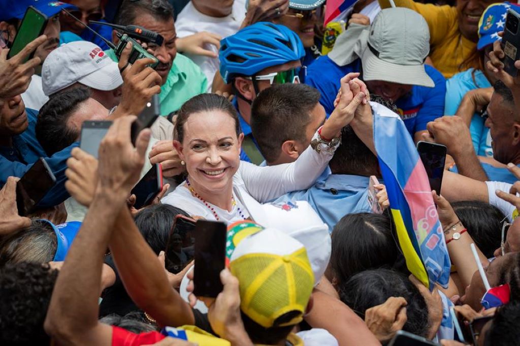 Machado aspira transición democrática - Agencia Carabobeña de Noticias