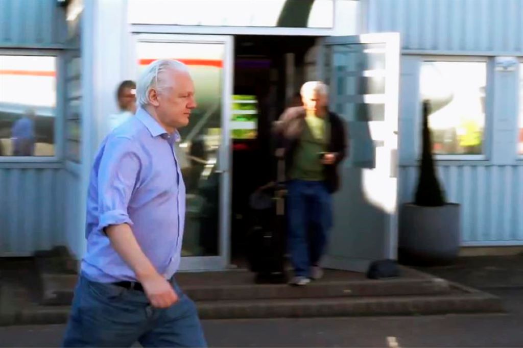 Assange en libertad - Agencia Carabobeña de Noticias