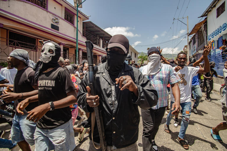 Cientos de haitianos protestan por el asesinato de tres policías -Agencia Carabobeña de Noticias – ACN – Noticias internacionales
