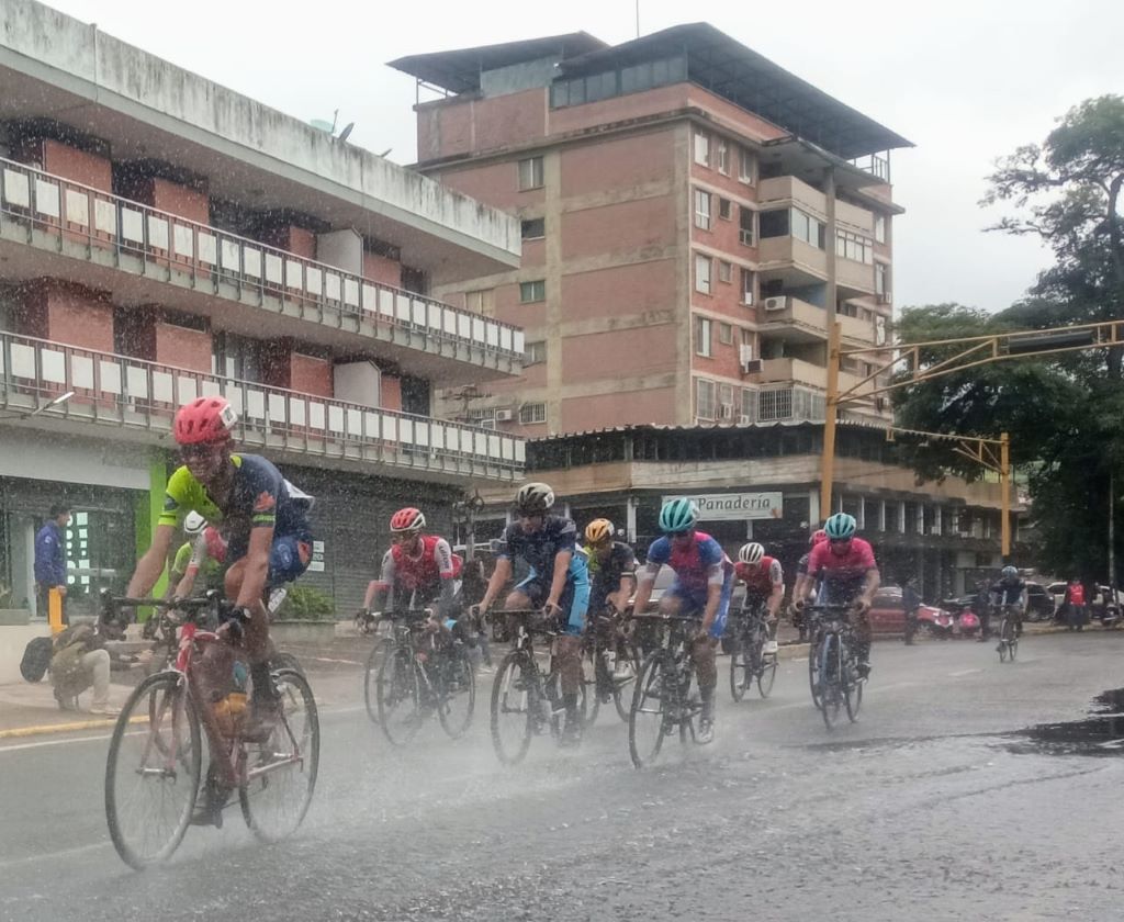 Diego Méndez gana etapa y lidera Vuelta a la Juventud - Agencia Carabobeña de Noticias