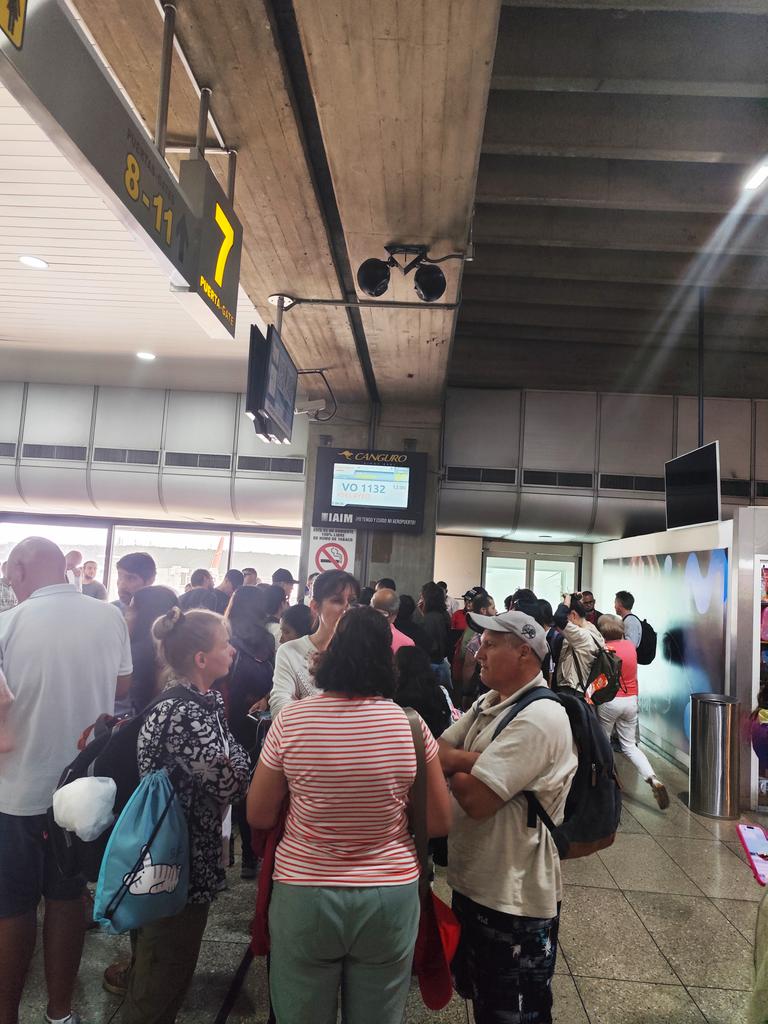 Indígenas en Canaima cerraron aeropuerto-Agencia Carabobeña de Noticias – ACN – Sucesos