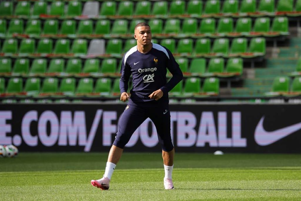 Mbappé acusó al PSG de tratarle con formas violentas - Agencia Carabobeña de Noticias