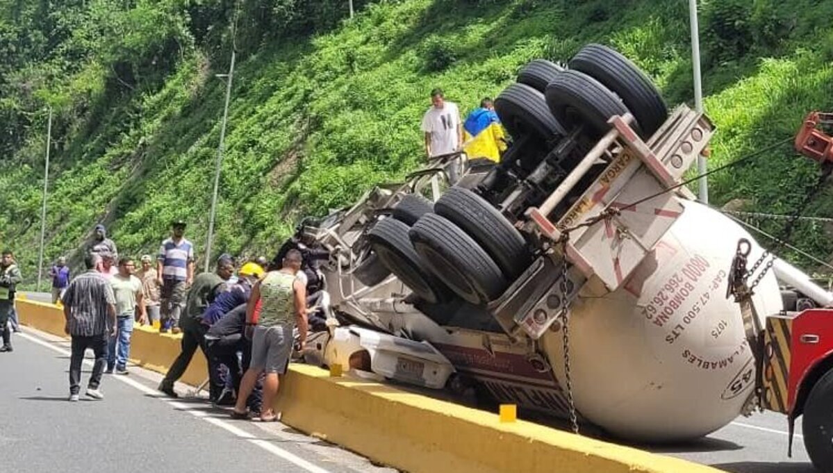 volcamiento de gandola gas en ARC - Agencia Carabobeña de Noticias - Agencia ACN- Noticias Carabobo