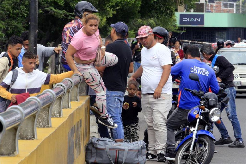Millones de venezolanos en el extranjero no podrán votar - Agencia Carabobeña de Noticias