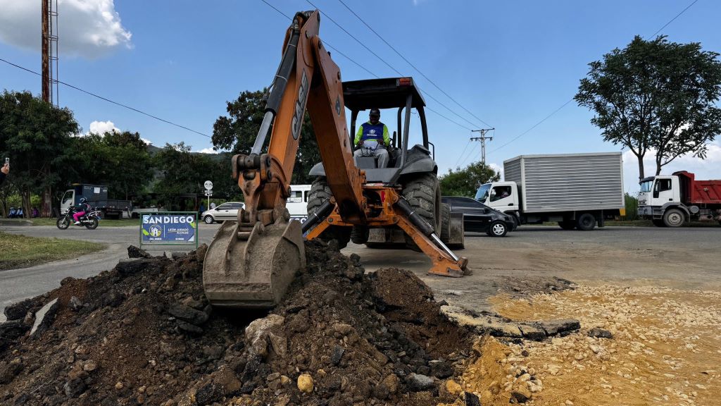 Alcaldía de San Diego inicia reparación de la avenida Arterial II - Agencia Carabobeña de Noticias
