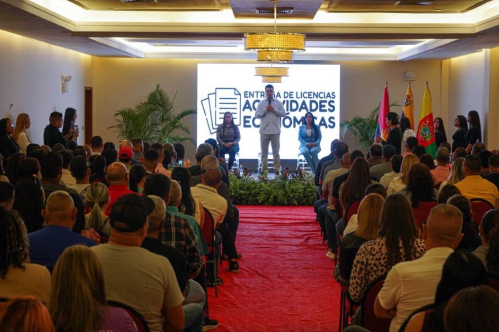 Fuenmayor entregó 130 Licencias de Actividades Económicas - Agencia Carabobeña de Noticias