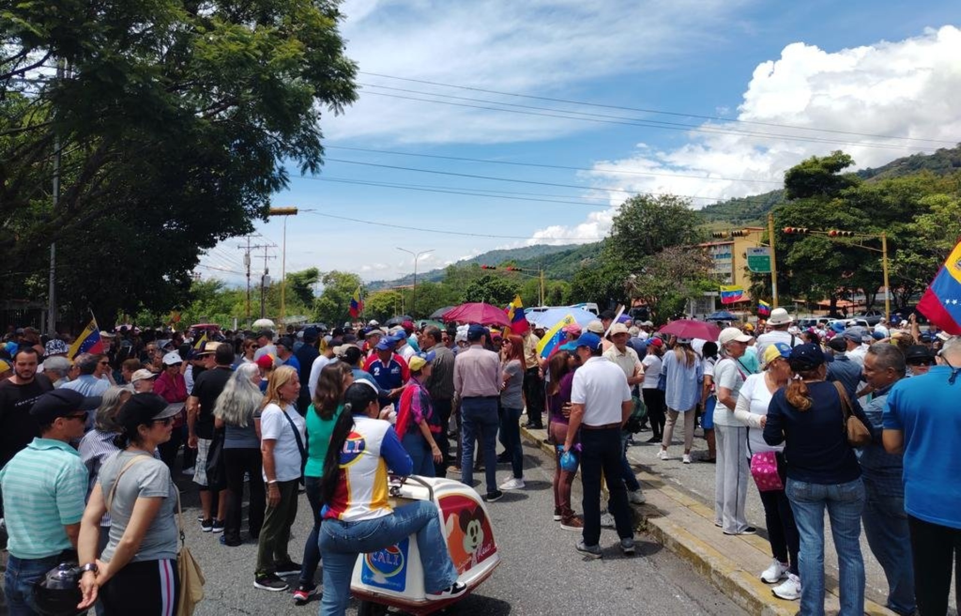 Venezolanos asistieron a la marcha "enjambre" - Agencia Carabobeña de Noticia - Agencia ACN - Noticias política