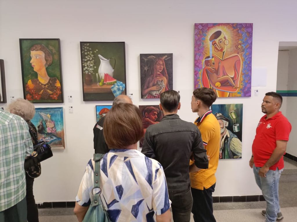 Inaugurada exposición colectiva de artistas plásticos - Agencia Carabobeña de Noticias