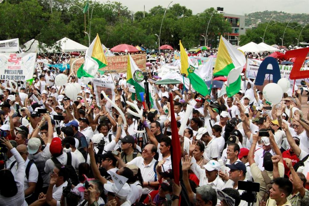 Miles de personas piden la paz en Cúcuta - Agencia Carabobeña de Noticias