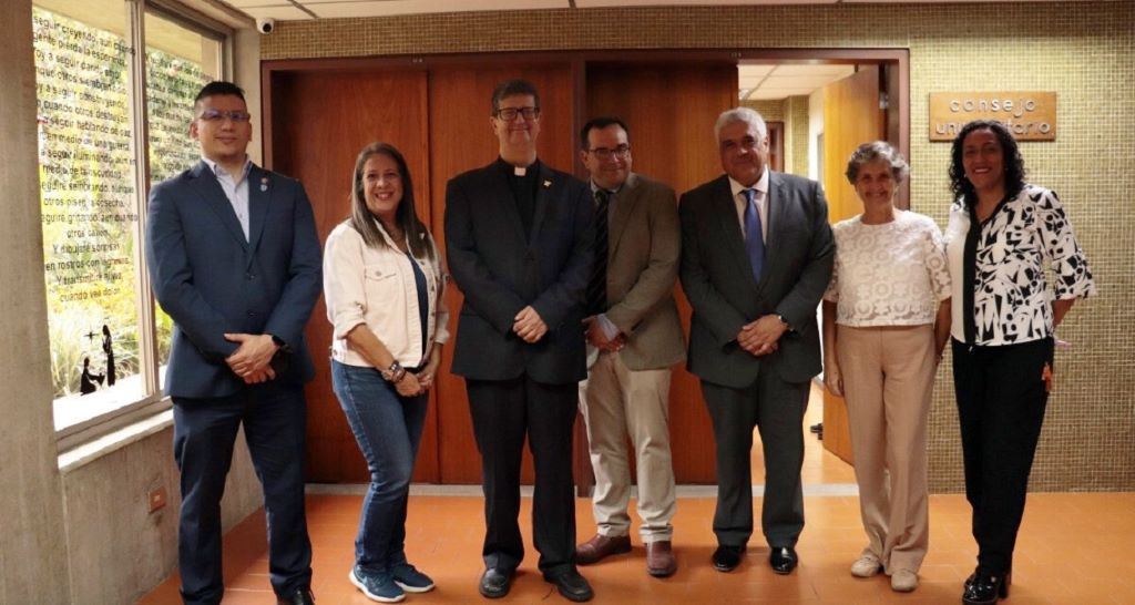 CIEC y UCAB firmaron convenio - Agencia Carabobeña de Noticias