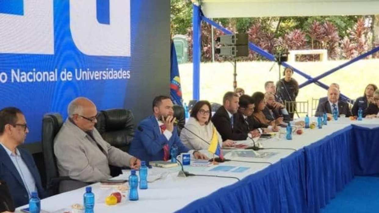 buscan potenciar políticas educativas