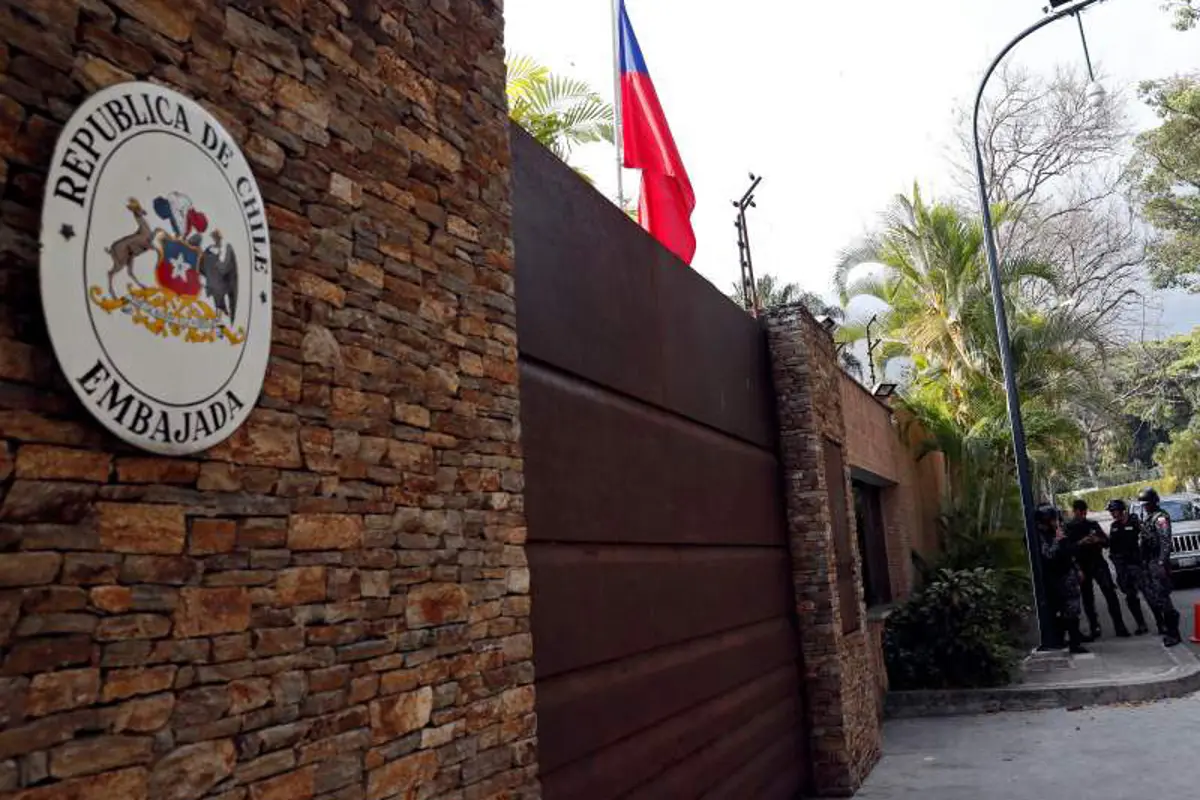 A solicitud de Venezuela cierran consulados chilenos