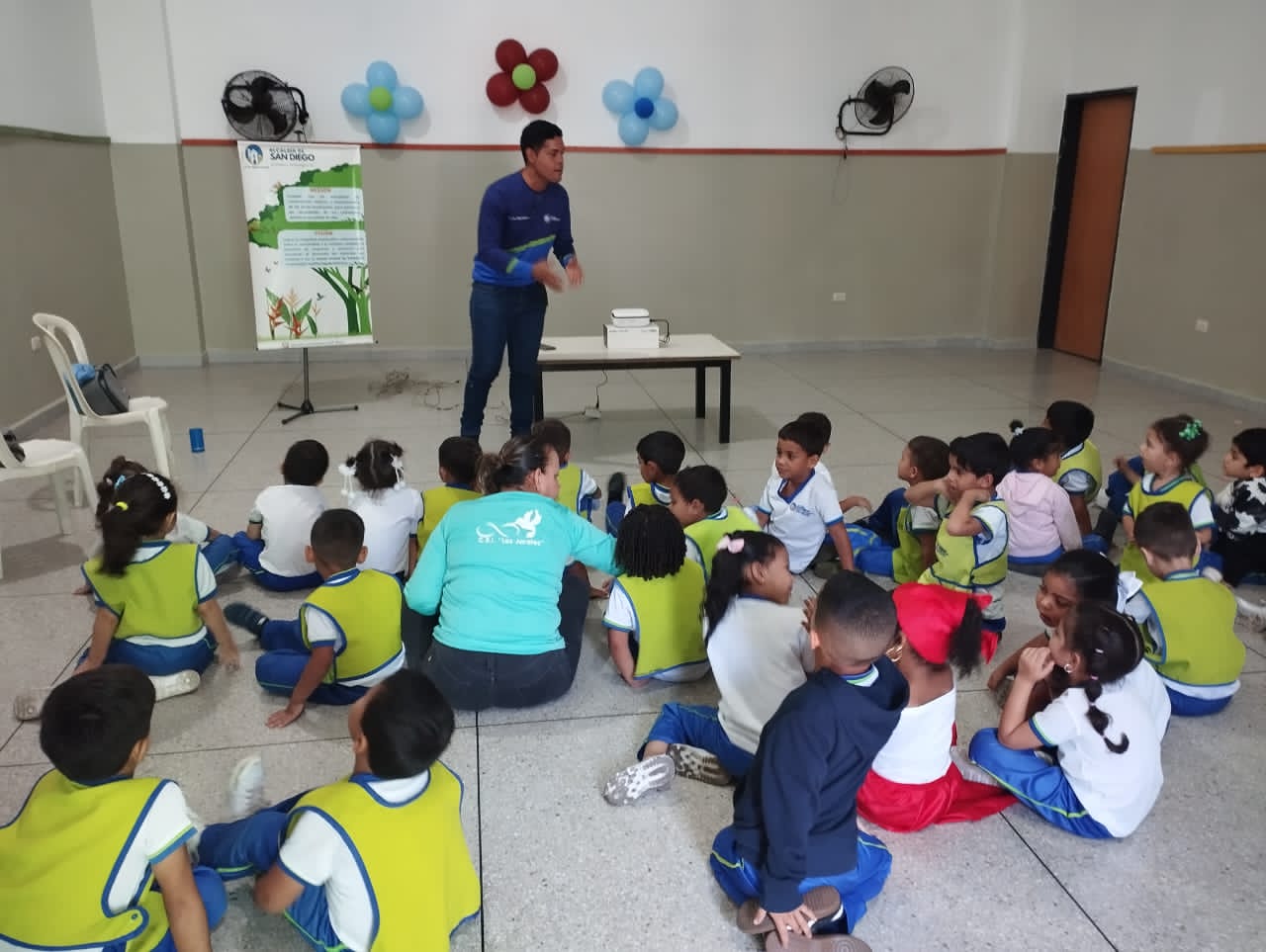 Niños del CEI Los Jarales reciben charla