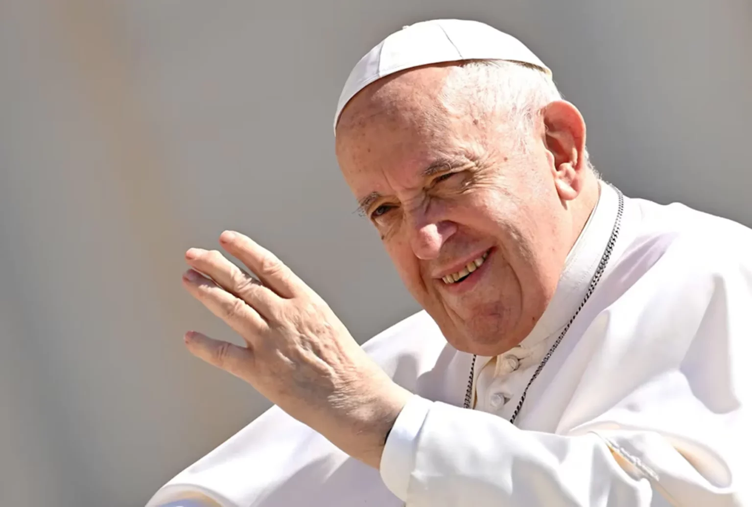 Papa Francisco ya no está en estado crítico