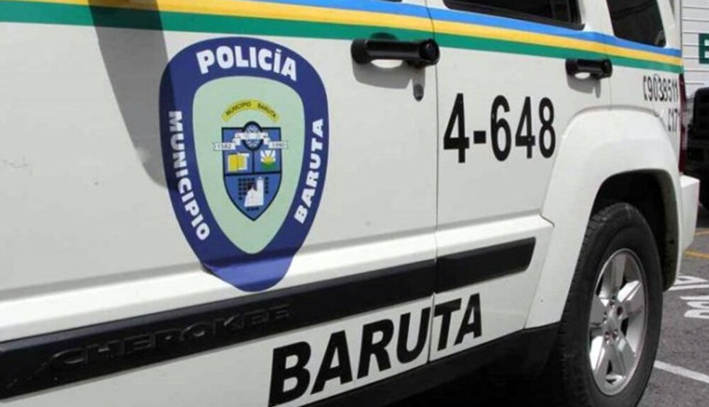 Detenidos por PoliBaruta por pedir dinero en las calles con bebé prestado