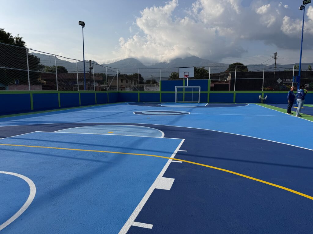 Alcalde León Jurado reinauguró cancha deportiva - Agencia Carabobeña de Noticias