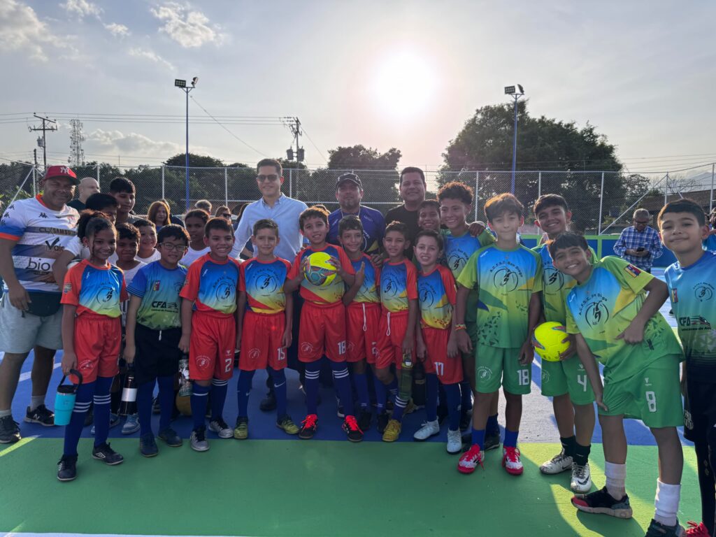 Alcalde León Jurado reinauguró cancha deportiva - Agencia Carabobeña de Noticias