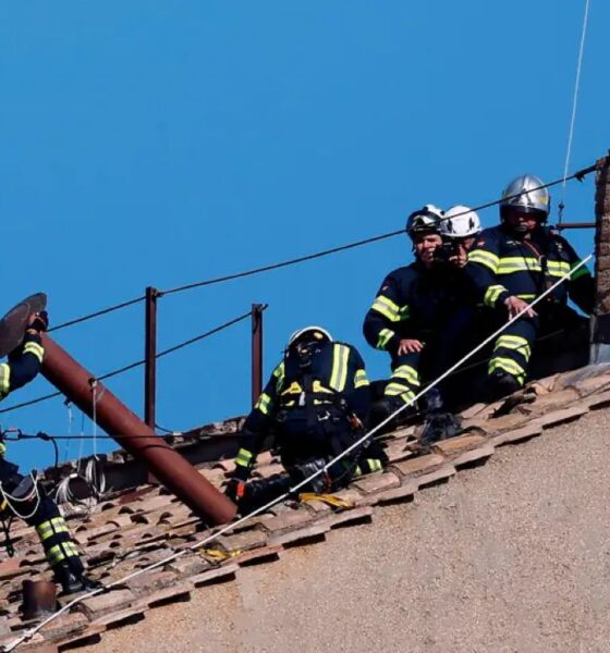 Instalaron chimenea para cónclave - Agencia Carabobeña de Noticias