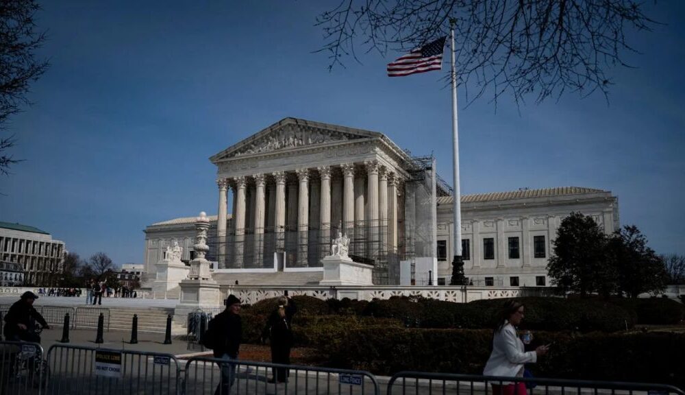 Corte Suprema impide a Donald Trump reanudar deportaciones - Agencia Carabobeña de Noticias