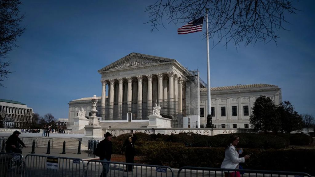 Corte Suprema impide a Donald Trump reanudar deportaciones - Agencia Carabobeña de Noticias