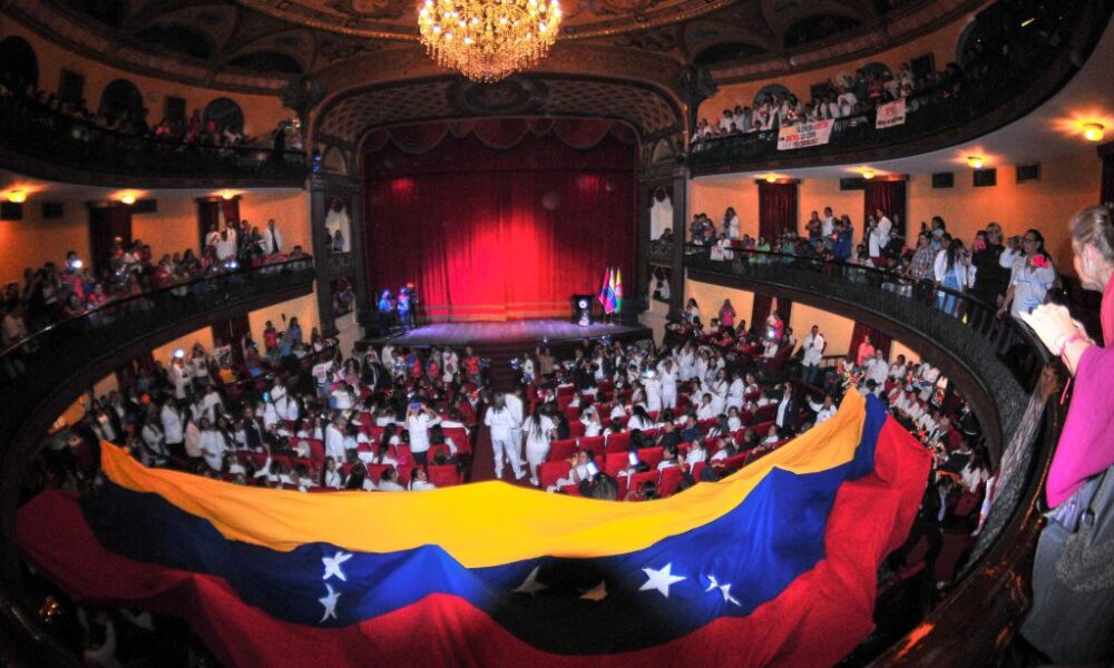 Homenajeadas profesionales de enfermería - Agencia Carabobeña de Noticias