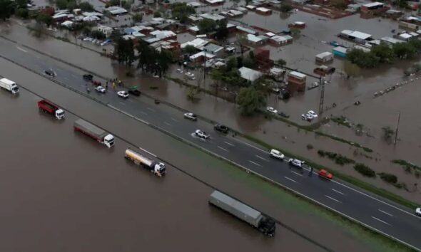Inundaciones en Buenos Aires dejan más de 4 mil evacuados