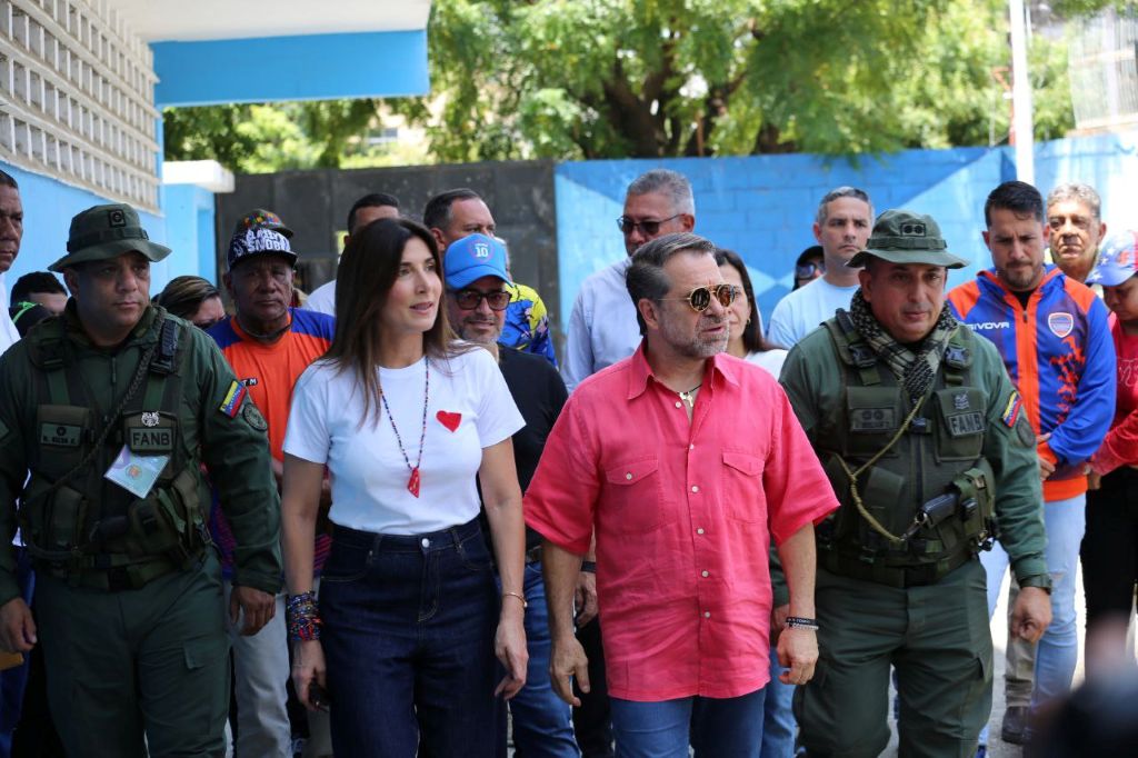 Lacava ejerció su voto - Agencia Carabobeña de Noticias