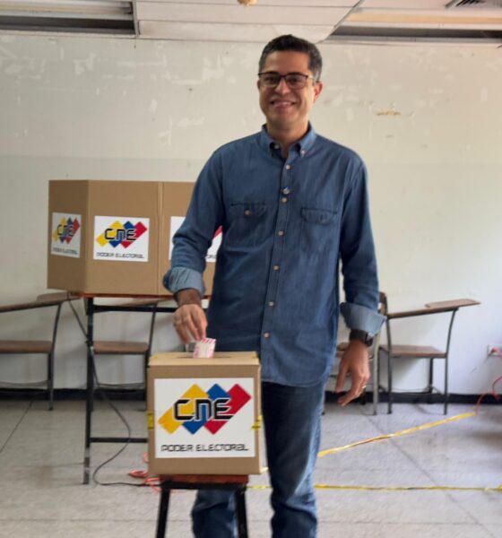 León Jurado ejerció su voto - Agencia Caraobeña de Noticias